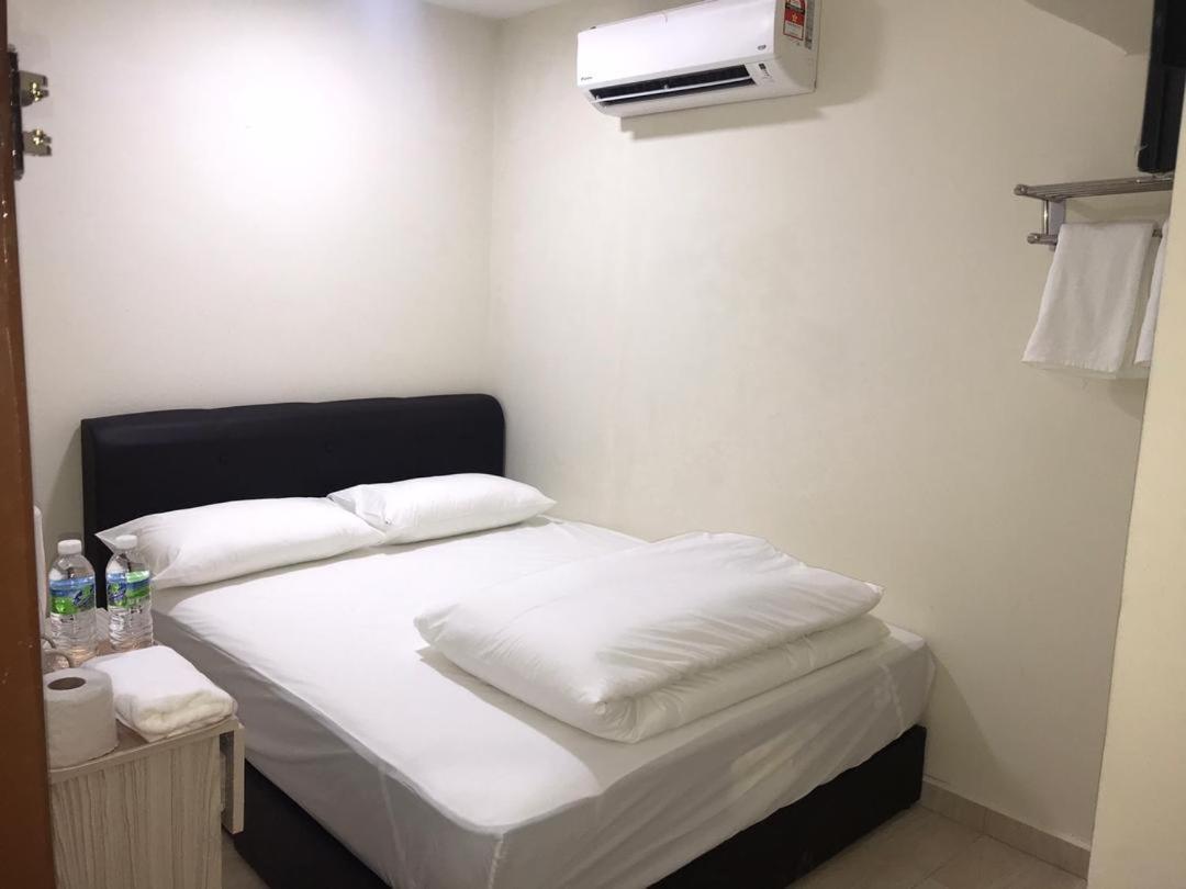 Axlite Hotel Taiping Bagian luar foto